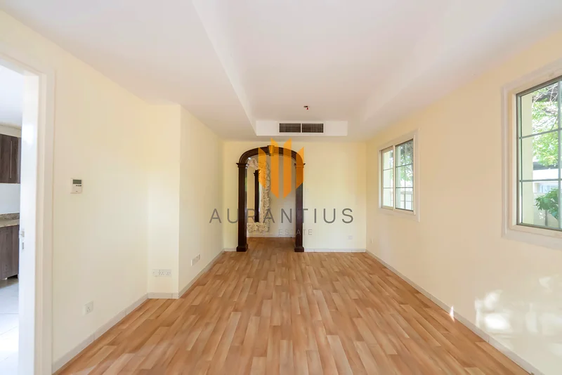Single Row | Corner Unit | Spacious Garden63729311245058113