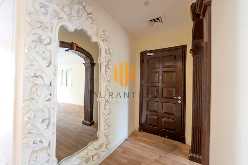 Single Row | Corner Unit | Spacious Garden63729311245058114