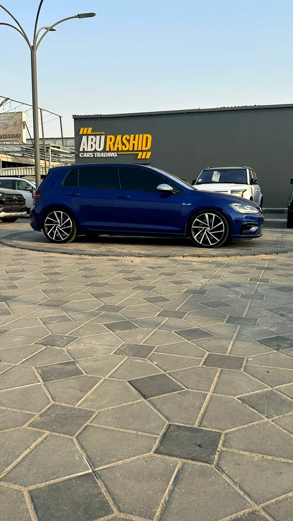 2018 Volkswagen Golf R – Powerful Performance Hatchback63612061974401113