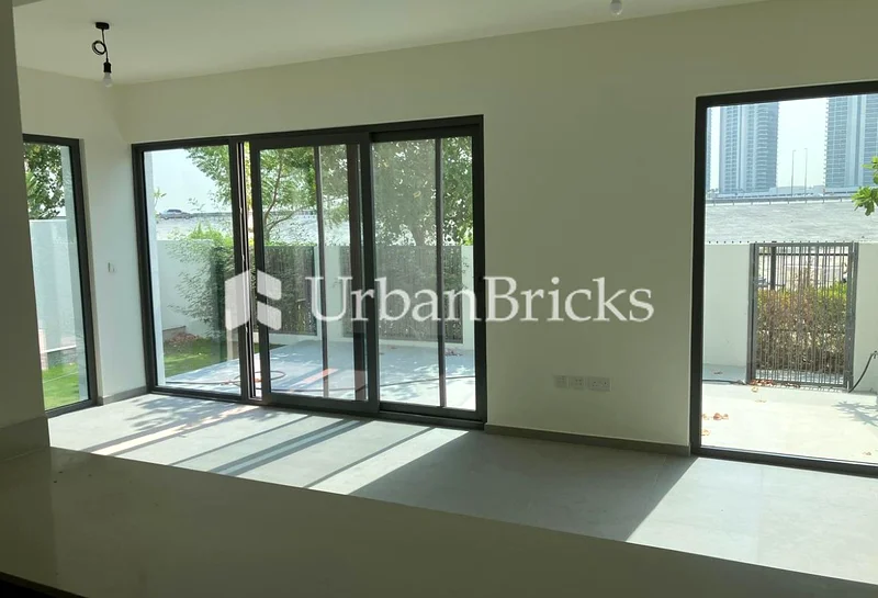 Landscaped | Single Row | Vacant63733234520706111
