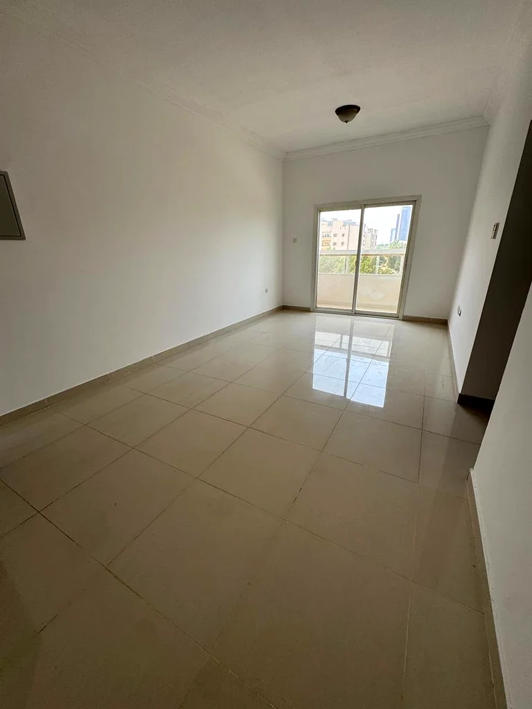 شقة مكونة من غرفتين نوم للإيجار في الرشيدية 2 في موقع متميز63720962604290110