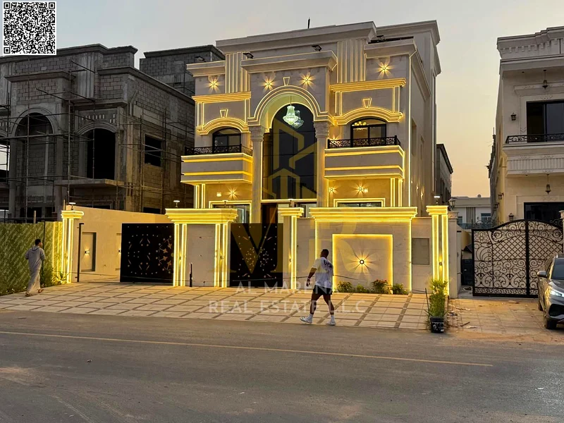 A villa directly from the owner, with personal finishing, on a main street, close to all services. Freehold for all nationalities and without a down p63904697924865111