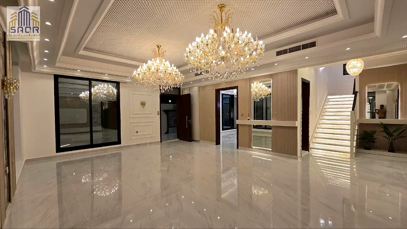 Corner palace on two streets / Freehold / No service fees / Price inclusive of fees63911828180610112