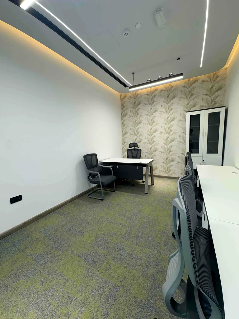 مكاتب أنيقة وفاخرة! عرض شهر مجاني!63618207575171112