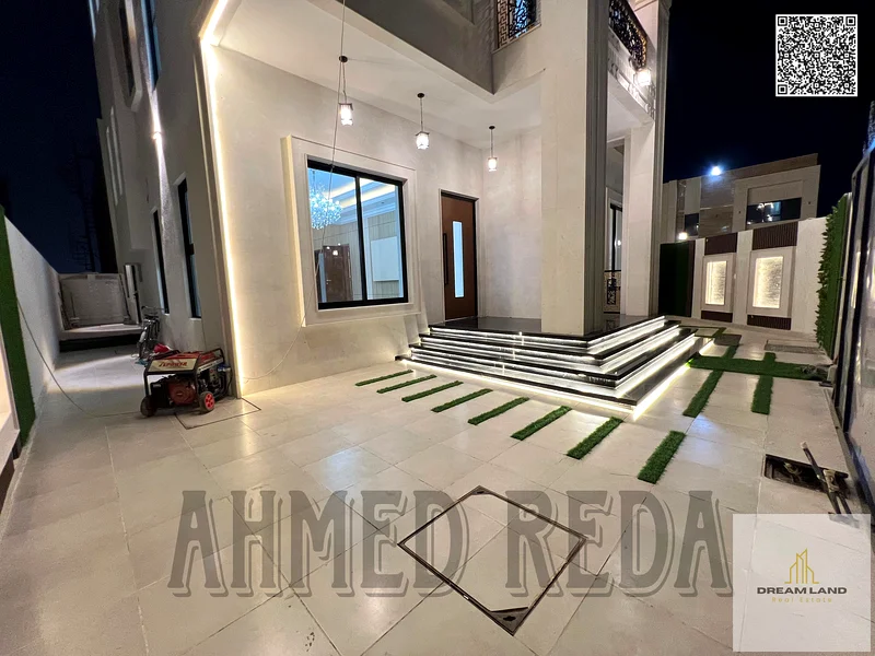 للبيع، فيلا ركنية كلاسيكية مكونة من طابقين وسطح بسعر ممتاز قابل للتفاوض.63905480292353111