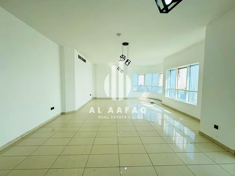 شقة واسعة بثلاث غرف نوم | غرفتي نوم ماستر | موقف سيارات مجاني63812617944578112