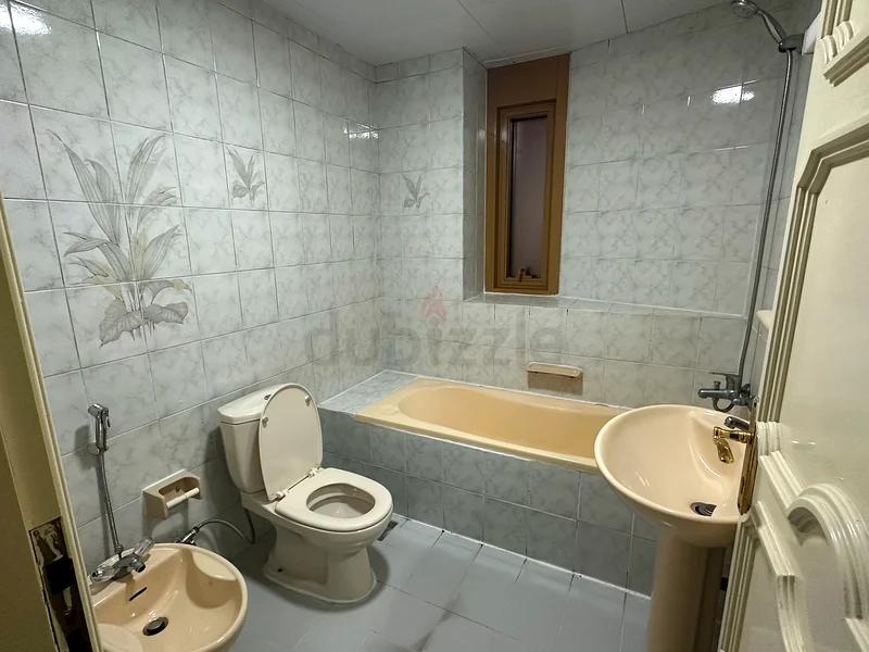 Executive Class Master Room Available Near WTC Mall63797301245571111