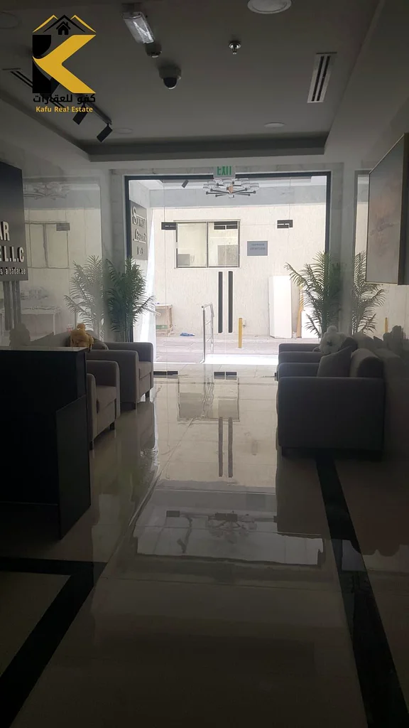 شقة جديدة للايجار بشرفة ومرافق كاملة63809866990849112