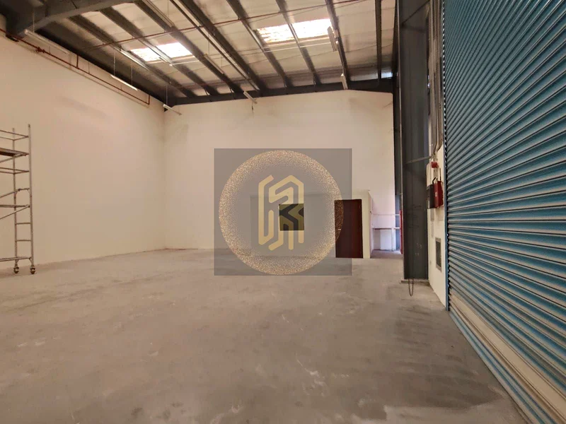 150 ألف فقط لمستودع معزول بمساحة 2200 قدم مربع63615872851331113