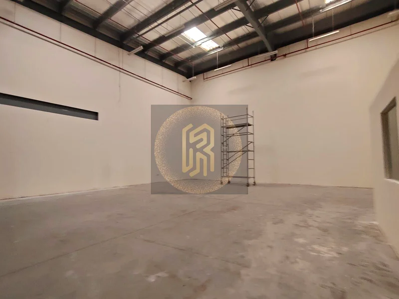 150 ألف فقط لمستودع معزول بمساحة 2200 قدم مربع63615872851331111