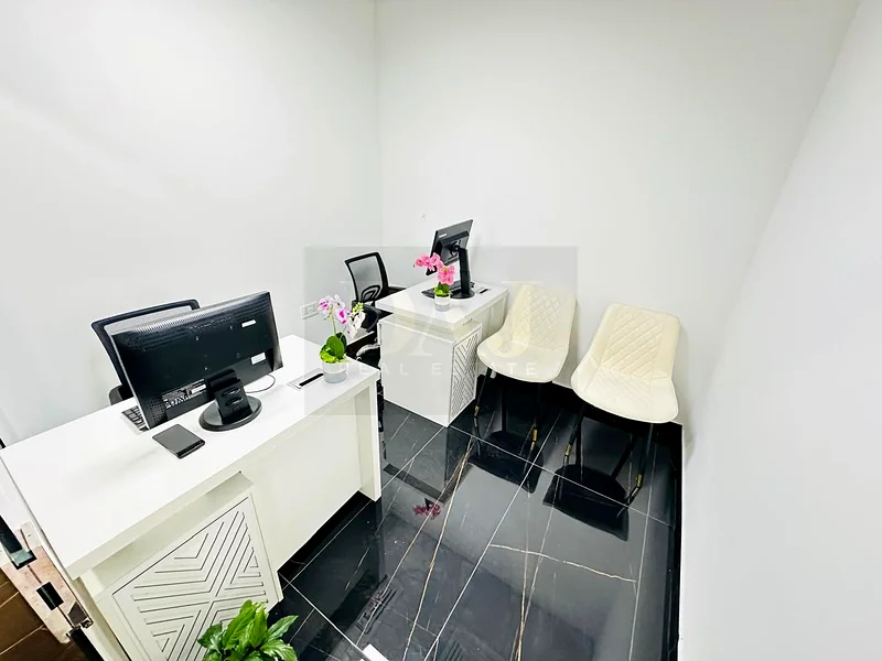 Modern Office with Bank account assistance | Free Utilities63619849032579113