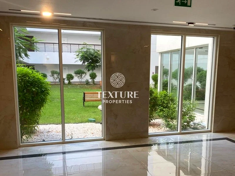 مخطط نادر وواسع | موقفا سيارات اثنان | موقع مركزي63916247786370113