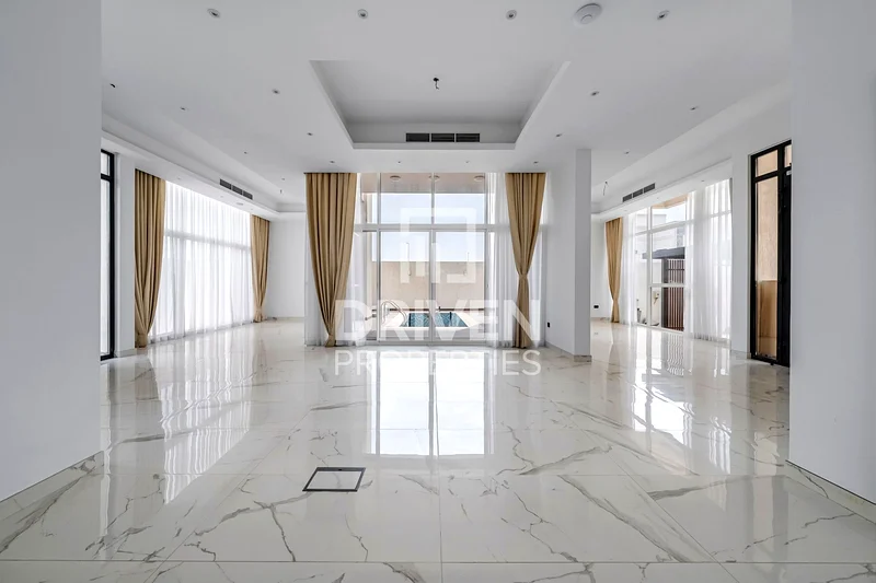 Modern | Private Pool and Elevator | Close to Exit63932286022658114