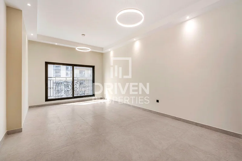 Expansive and Upgraded Unit | Serene Location63763098144643114