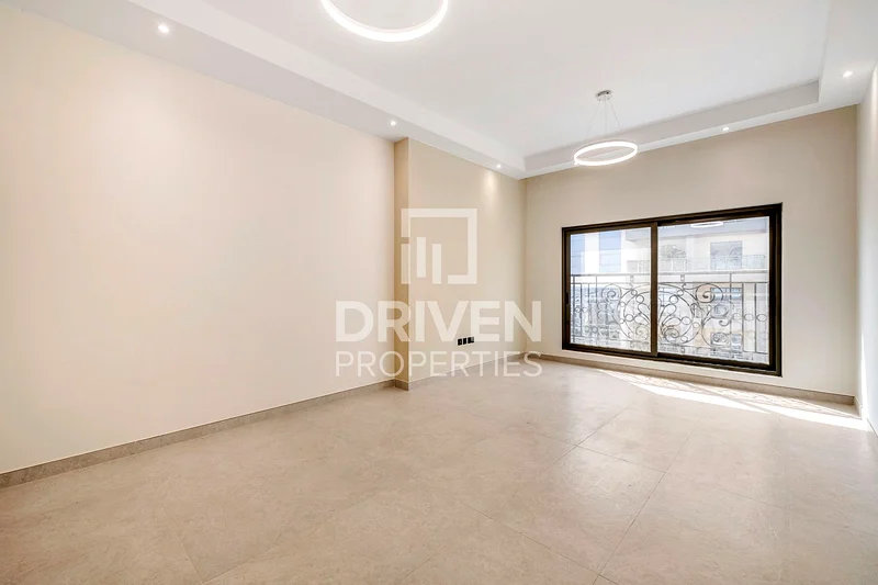 Expansive and Upgraded Unit | Serene Location63763098144643113