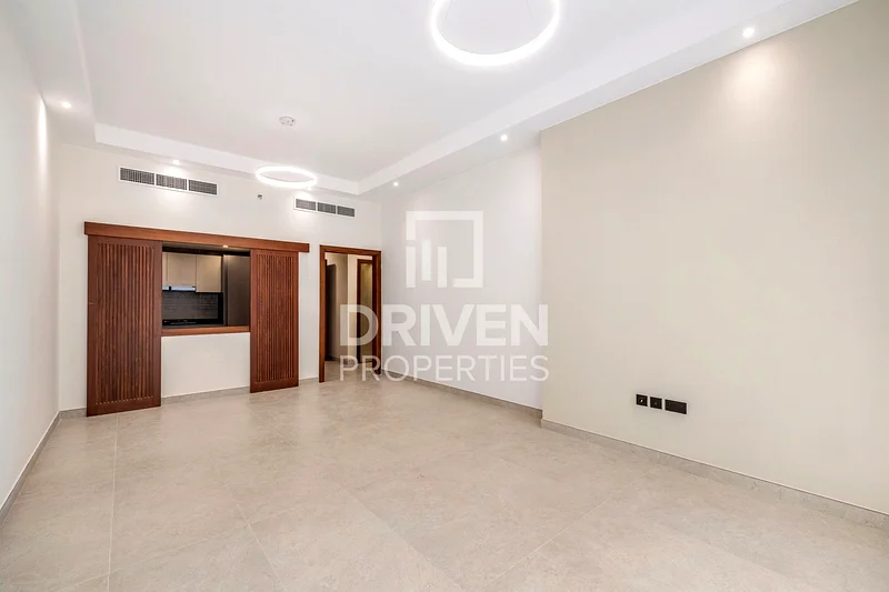 Expansive and Upgraded Unit | Serene Location63763098144643111