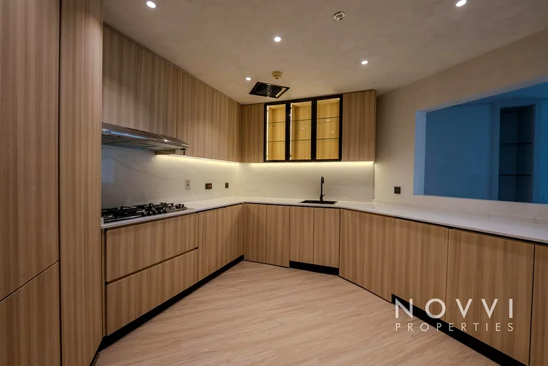 Upgraded | High End Finishes | Partial Sea View63753253611139112