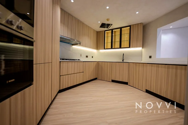 Upgraded | High End Finishes | Partial Sea View63753253611139113