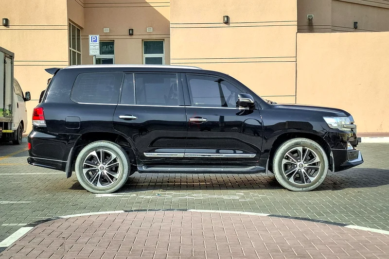 3343 درهم/شهريًا | تويوتا لاند كروزر VXR 2021 | مواصفات خليجية | المرجع 36236563613130243971113