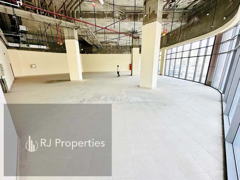 Bright Location Corner side With 2 parking Very Huje Spacious Shop63622816489473111