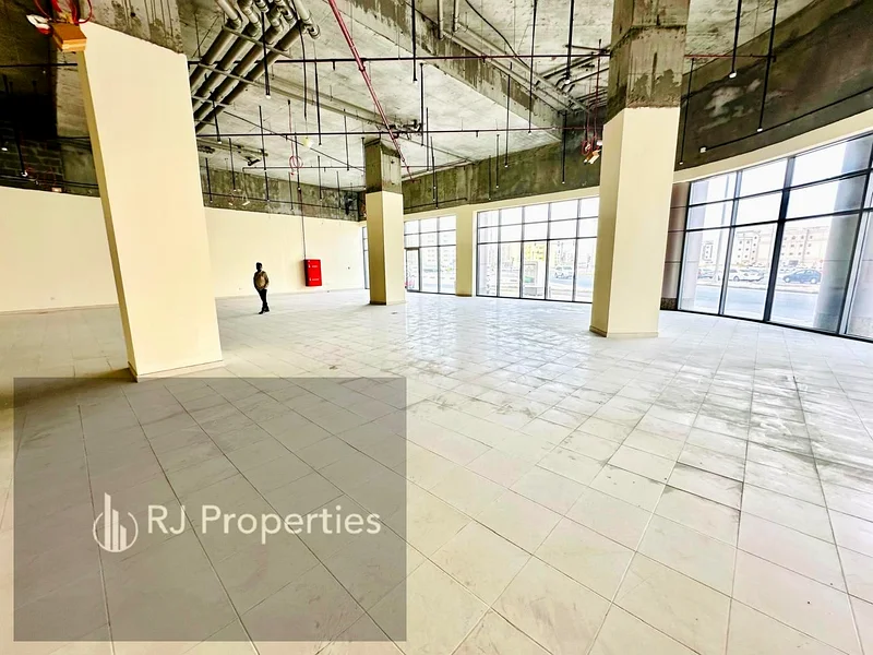 Bright Location Corner side With 2 parking Very Huje Spacious Shop63622816489473114