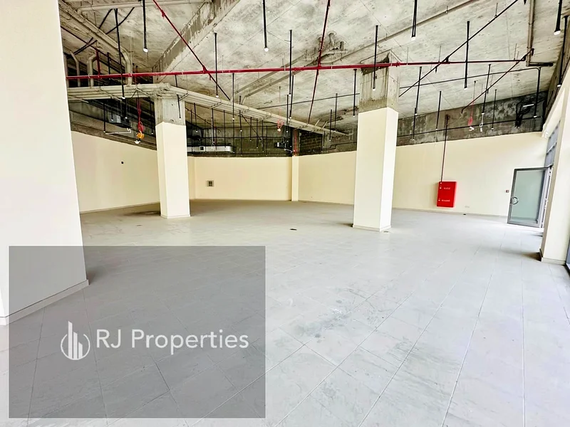 Bright Location Corner side With 2 parking Very Huje Spacious Shop63622816489473113