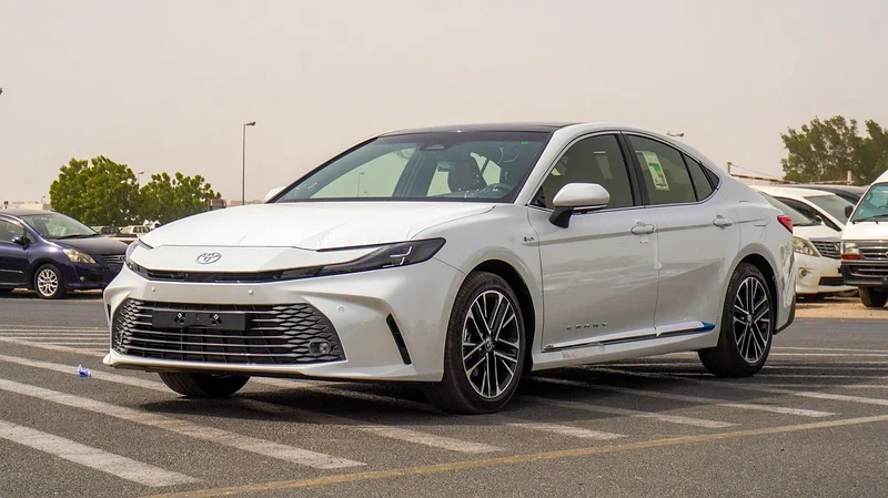 TOYOTA CAMRY LUMIERE FULL OPTION GCC 2.5L HYBRID MODEL 202563612450432641112