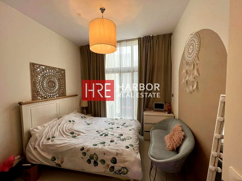 صف واحد | جديد تمامًا | منتصف || R2M 14 | شاغر64003366272641114