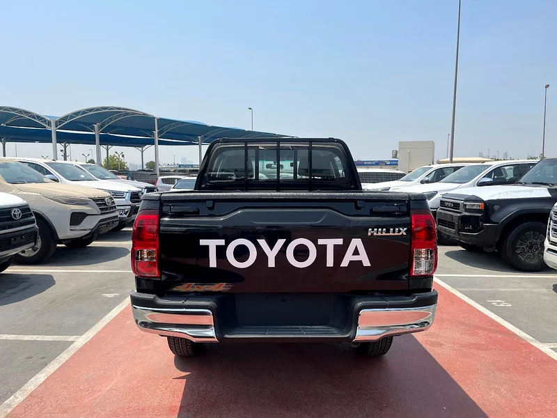 TOYOTA HILUX 2.7L AT BASIC 2025 BLACK63612449634050114