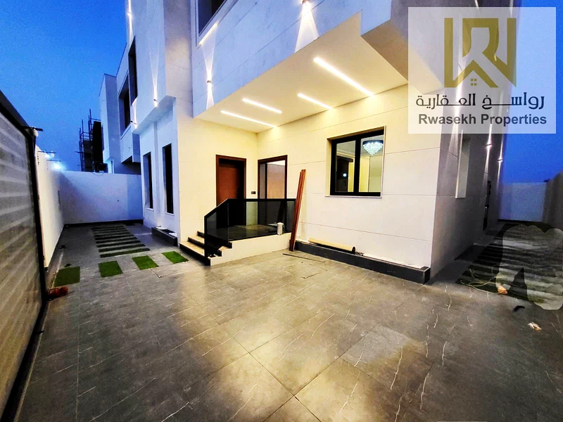 You have land for sale: ground floor + two residential investment floors in the Ajman Al Helio 1 area, on a main street, 3104 square feet, including r63882221119106111