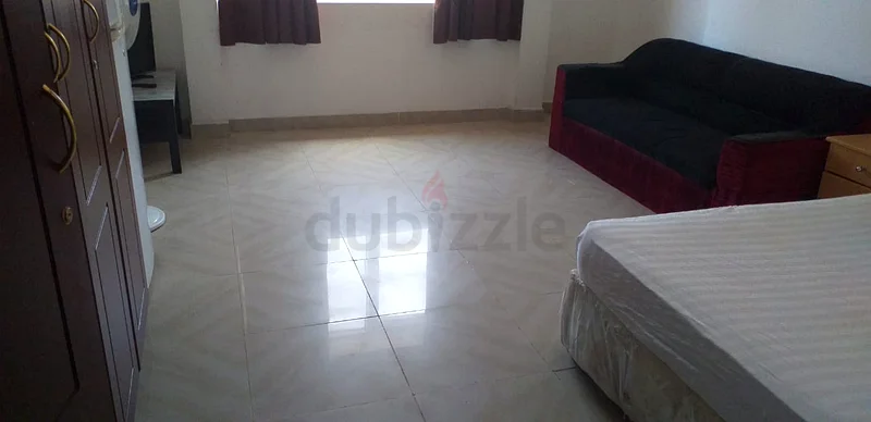 غرفة نوم رئيسية مفروشة بالكامل للعائلة على حدود دبي وشارجة63623733892993111