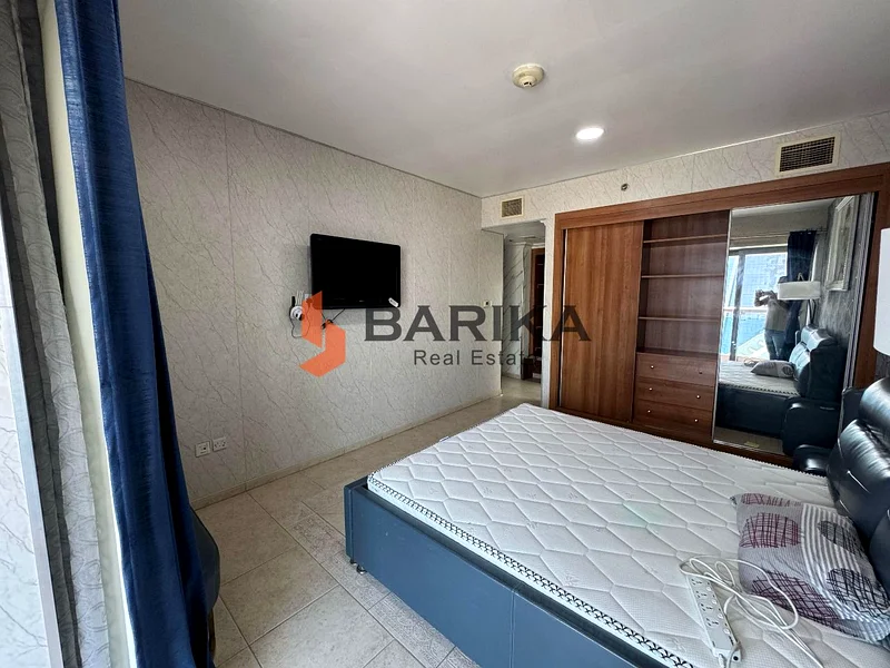 شقة واسعة مكونة من 3 غرف نوم للإيجار | بإطلالة على المارينا63777341846913113