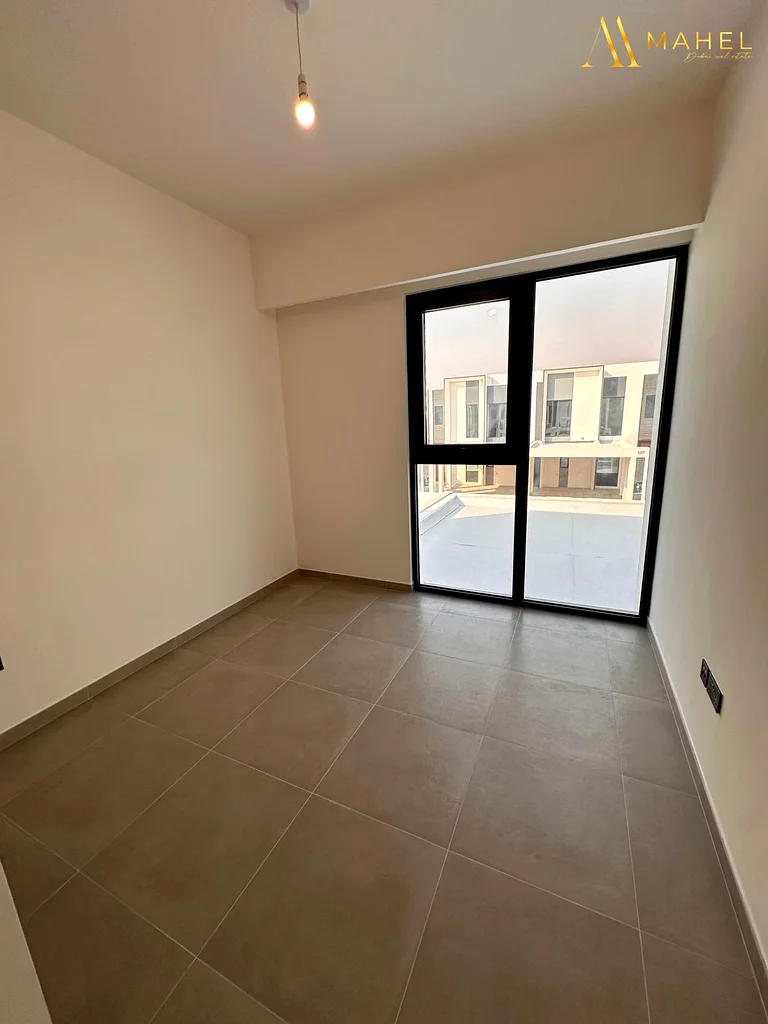 Prime Location | Vacant | Spacious63654981118211111