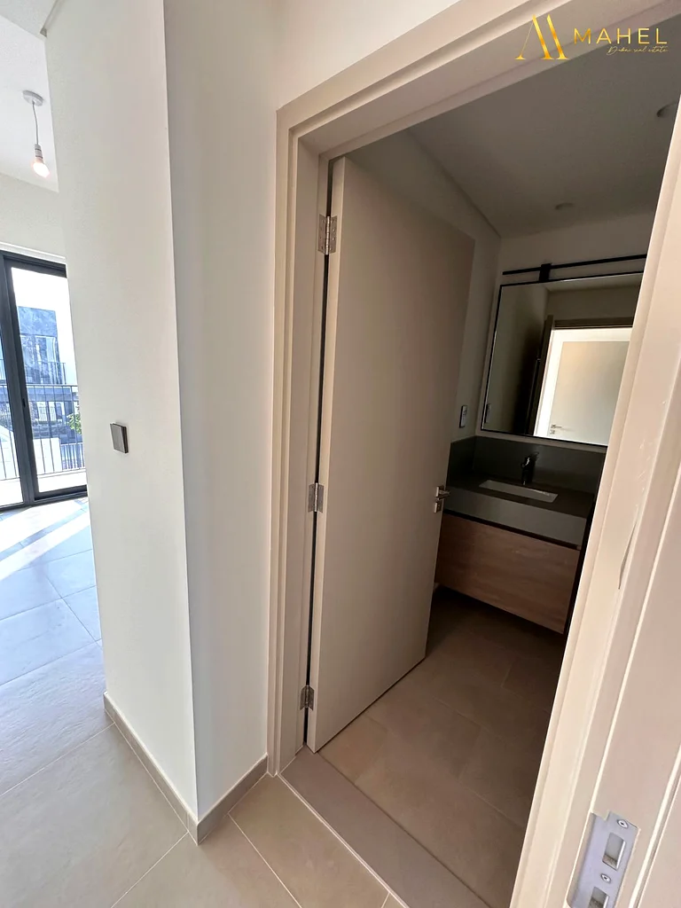 Prime Location | Vacant | Spacious63654981118211113