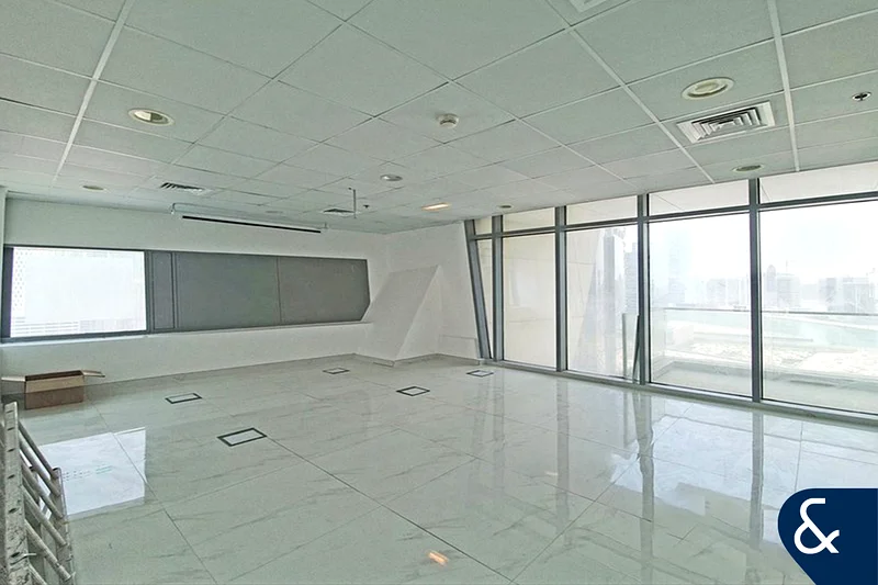Vacant | Fitted | Close to Metro63620939693955113