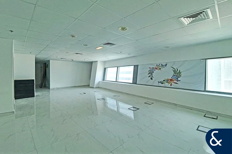 Vacant | Fitted | Close to Metro63620939693955111