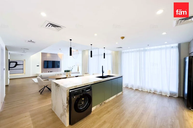 Duplex | VACANT |MARINA VIEWS |UPGRADED |FURNISHED64037173979521111