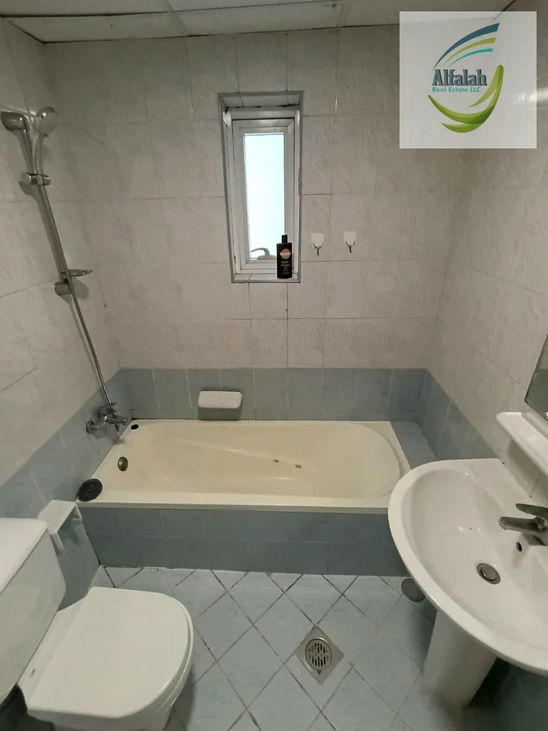 One-bedroom apartment for sale in Orient Towers. Special price. Payment plans with the developer. Open view.63867361010177114
