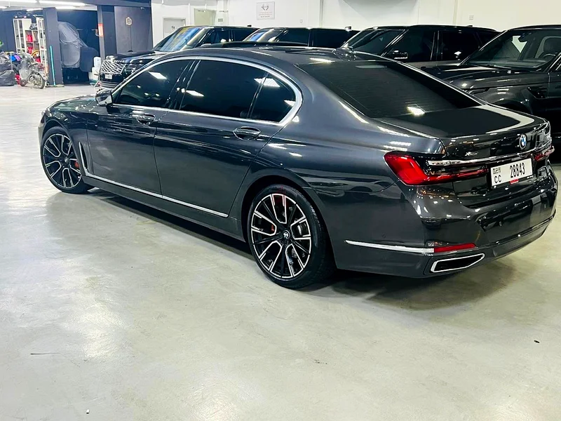 2022 BMW 740i63699047752449113