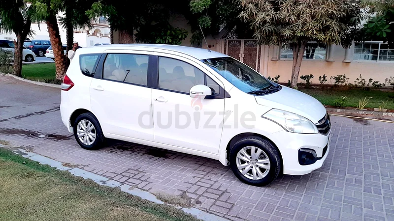 (لا واتساب) سوزوكي إرتيا جي سي سي سبيك 7 مقاعد بخيارات كاملة دفع للبدء مركبة عائلية مستعملة للبيع العاجل63612058532098113