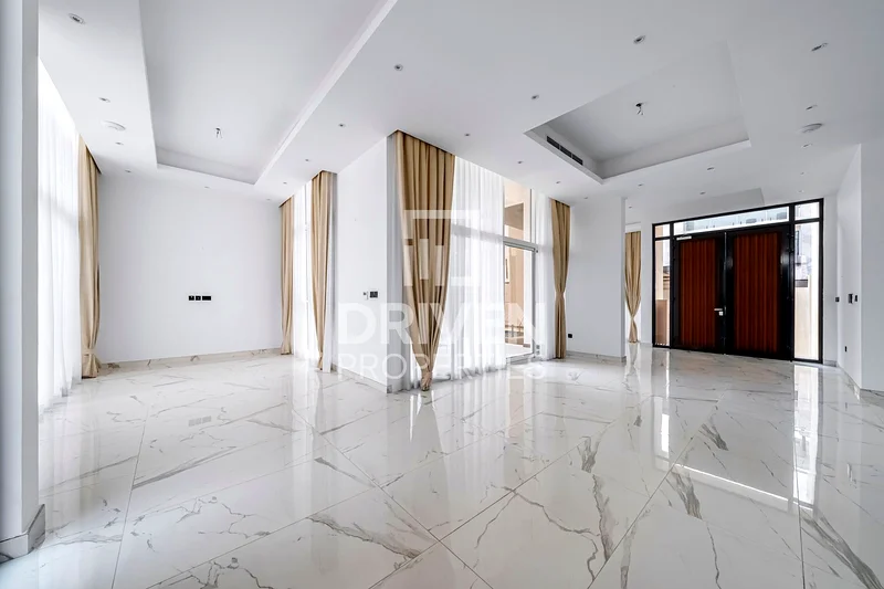 Modern | Private Pool and Elevator | Close to Exit63932286022658112