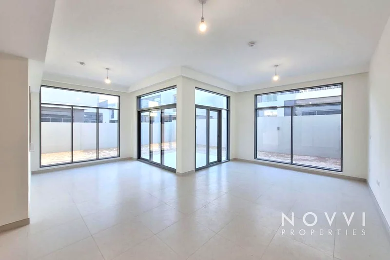 Vacant | Brand New | Premium | Close to Beachfront63752076600194112