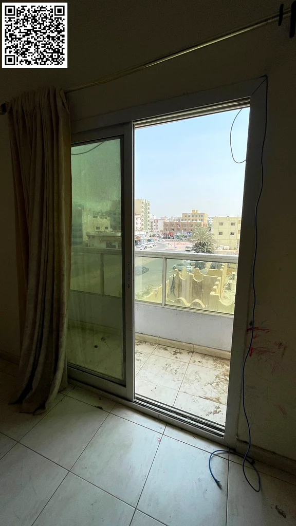 للإيجار السنوي – شقة 1BHK بشرفة في الرشيدية 2 عجمان – موقع متميز بالقرب من الخدمات ووسائل النقل، الإيجار 26,000 درهم مع دفع مرن63720962716419110