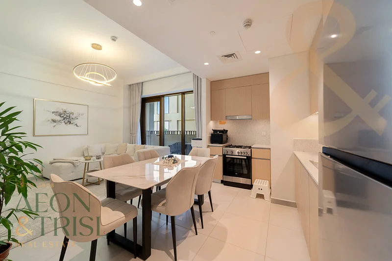 Fully Furnished | 2 Bedroom | Burj View | Bright63759932613763110
