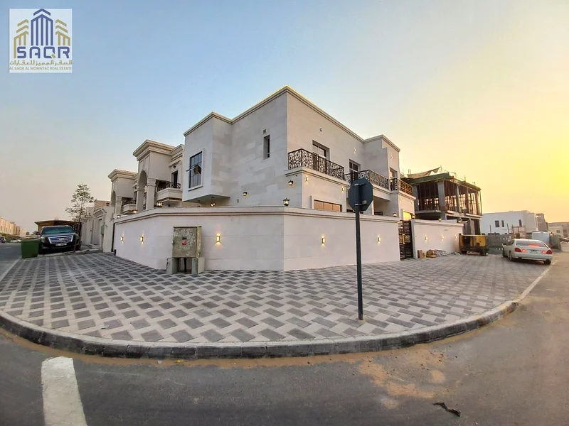 Villa for sale, corner of two streets / Area: 4,000 square feet / Central air conditioning / Sale includes air conditioning63911619845890110