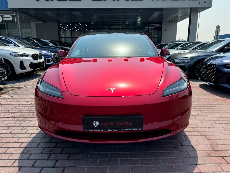 2024. Tesla Model 363612058978818111