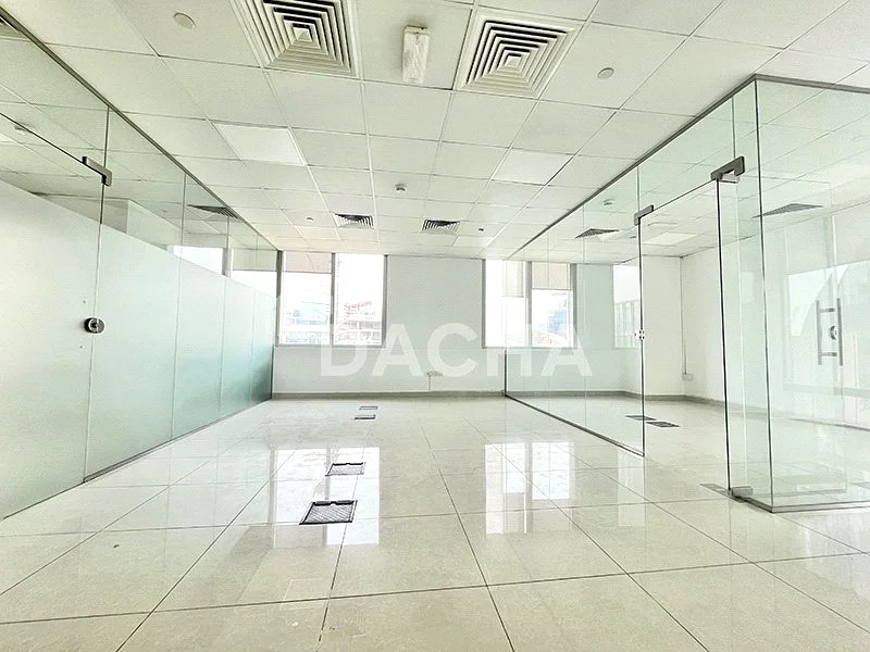 Close to Metro | Well-Maintained | Vacant64069635654657114