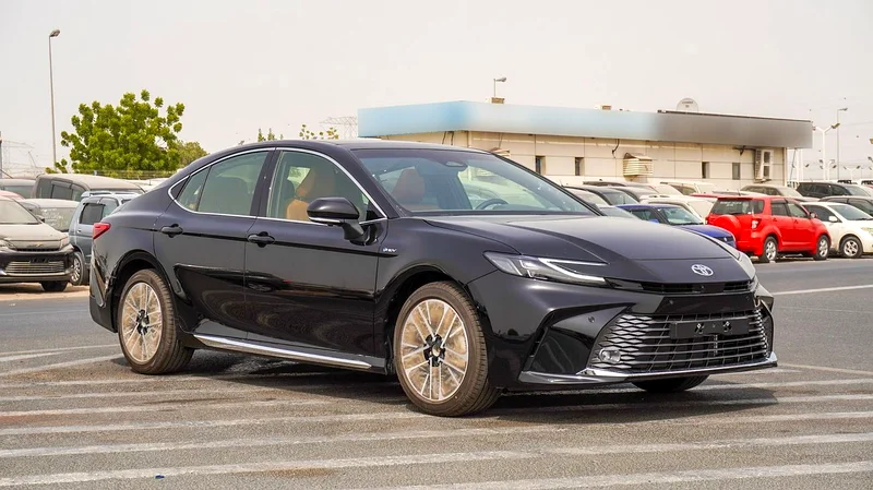 TOYOTA CAMRY LIMITED FULL OPTION MODEL 2025 2.5L HYBRID63612450486657111