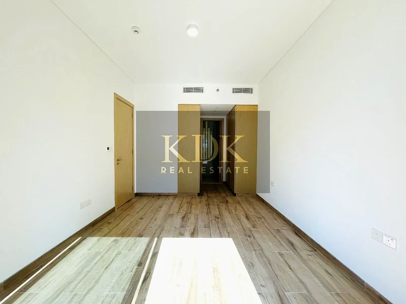 موقع ممتاز | وسائل راحة رائعة | جديد بالكامل63786759073410112