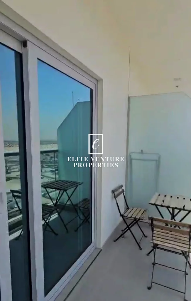 مؤثث بالكامل | طابق عالي | موقع متميز63732298238467114